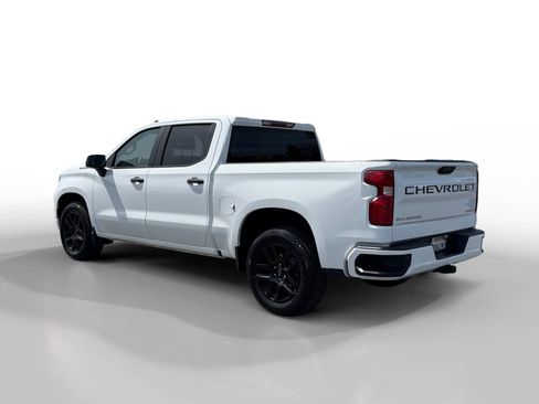 Used 2022 Chevrolet Silverado 1500 Custom image 3