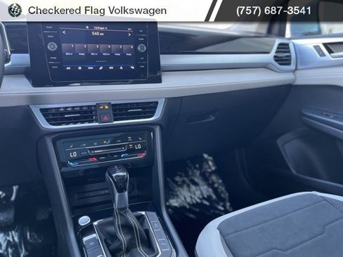 New 2025 Volkswagen Taos SE image 6