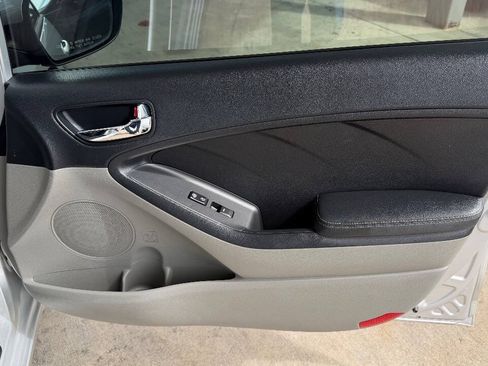 Used 2015 Kia Forte LX FWD image 17