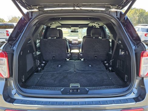 Used 2020 Ford Explorer Limited w/ Class III Trailer Tow Package image 10