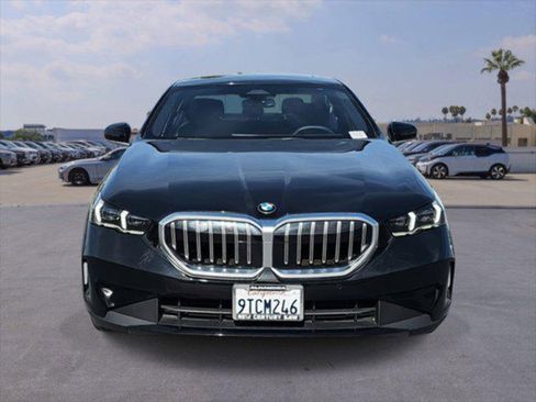 Used 2025 BMW 530i RWD image 2