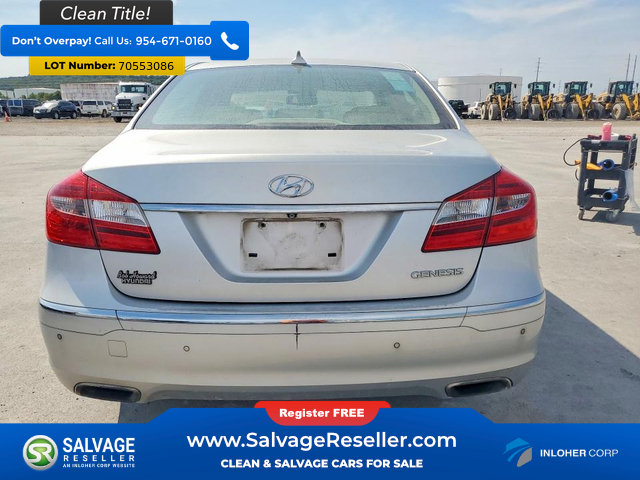 Used 2013 Hyundai Genesis 3.8 w/ Technology Pkg RWD image 8