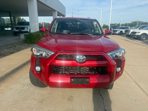 Used 2017 Toyota 4Runner SR5 Premium w/ Four Season Floor Mat Package AWD/4WD image 3
