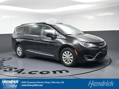 Used 2017 Chrysler Pacifica Touring-L