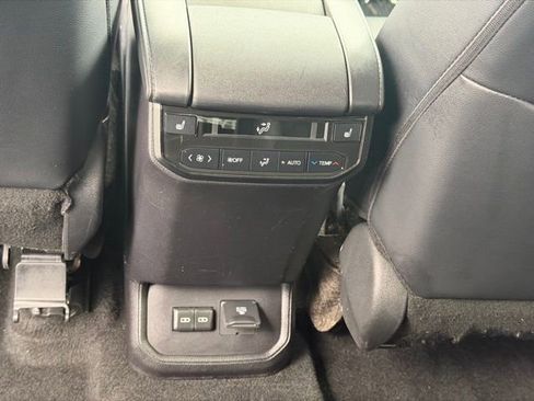 Certified 2024 Toyota Highlander Platinum AWD/4WD image 20