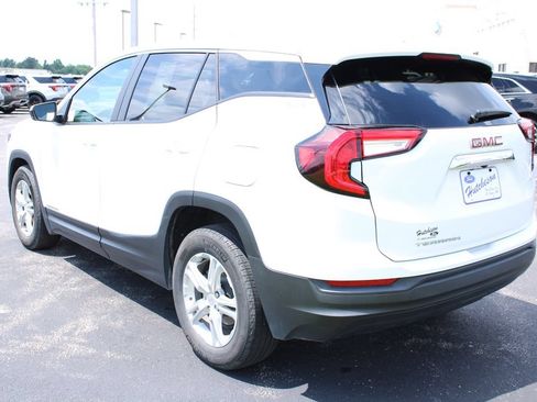 Used 2024 GMC Terrain SLE FWD image 7