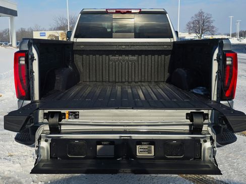New 2026 GMC Sierra 2500 Denali Ultimate w/ LPO, Black Badging Package image 8