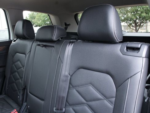 Certified 2026 Volkswagen Atlas SE FWD image 23