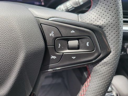 Used 2026 Chevrolet Trax RS w/ Sunroof Package FWD image 24