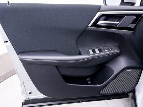 New 2026 Mitsubishi Outlander ES image 7