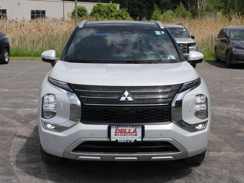 Used 2024 Mitsubishi Outlander SEL AWD/4WD image 2