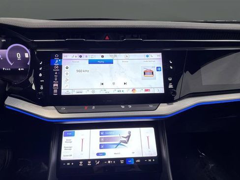 Used 2024 Jeep Wagoneer Launch Edition image 9