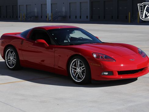 Used 2008 Chevrolet Corvette Coupe image 3