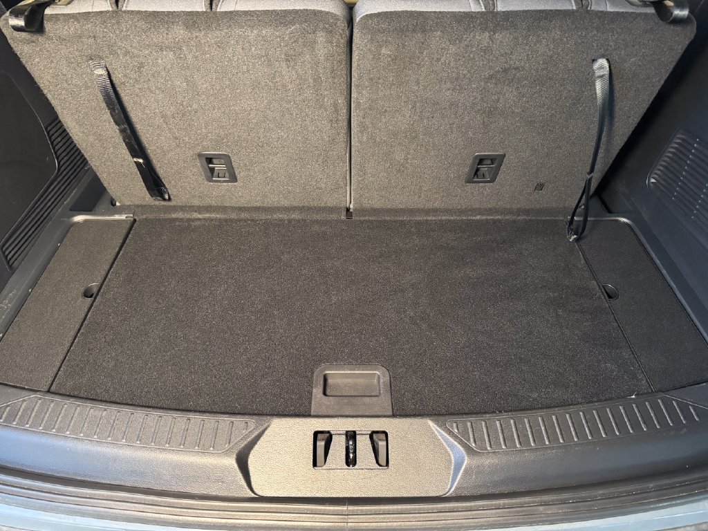 Used 2025 Ford Explorer Active AWD/4WD image 23