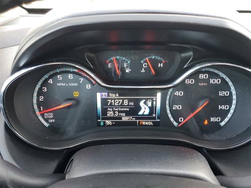 Used 2017 Chevrolet Cruze Premier image 11