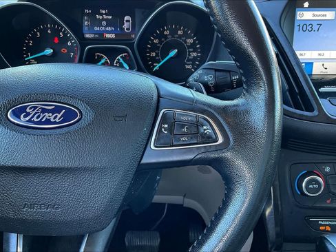 Used 2017 Ford Escape Titanium image 23