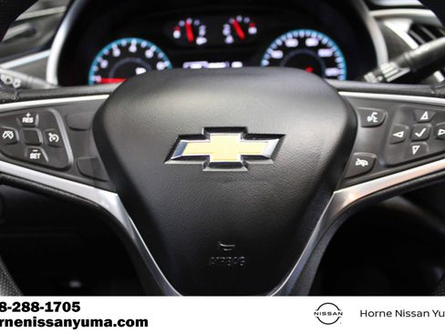 Used 2022 Chevrolet Malibu LT FWD image 9