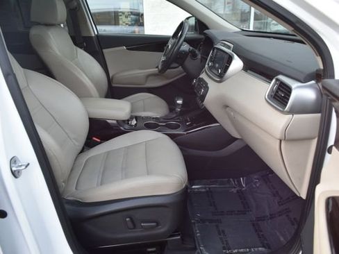 Used 2019 Kia Sorento EX w/ EX Touring Package image 48