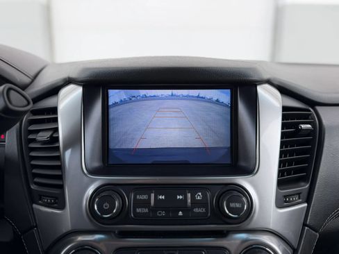 Used 2018 Chevrolet Suburban LT image 22