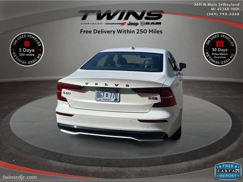 Used 2025 Volvo S60 B5 Core image 3