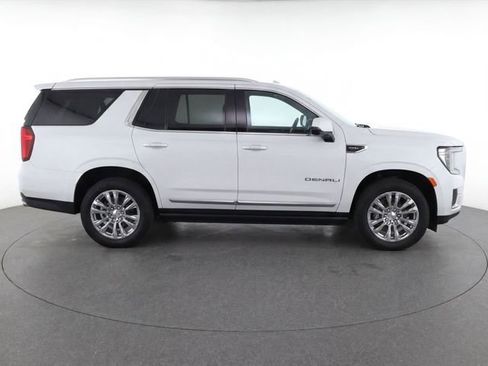 Used 2025 GMC Yukon XL Denali AWD/4WD image 2