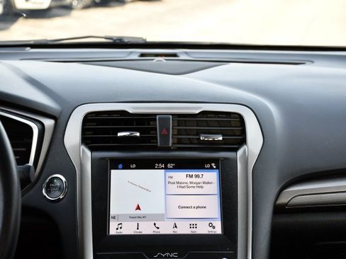 Used 2019 Ford Fusion SE image 20