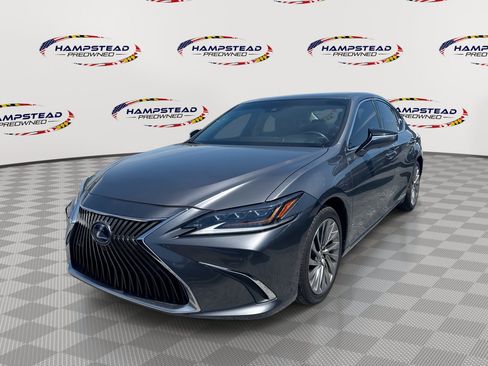 Used 2020 Lexus ES 300h Ultra Luxury w/ Accessory Package 2 FWD image 1