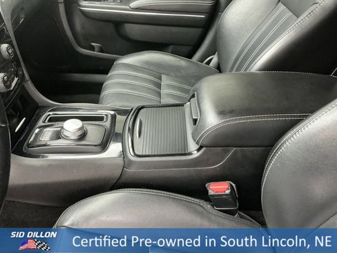 Used 2018 Chrysler 300 S image 13