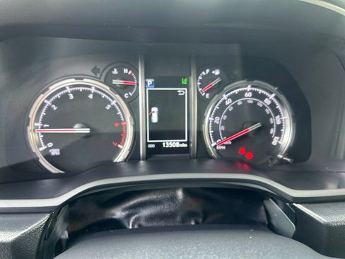 Used 2023 Toyota 4Runner TRD Off-Road Premium w/ Moonroof Package AWD/4WD image 28