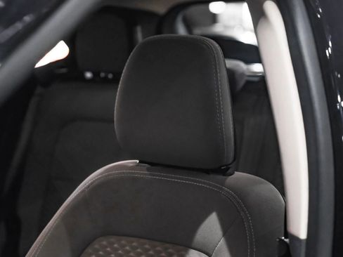 Used 2020 Ford Escape SE image 30