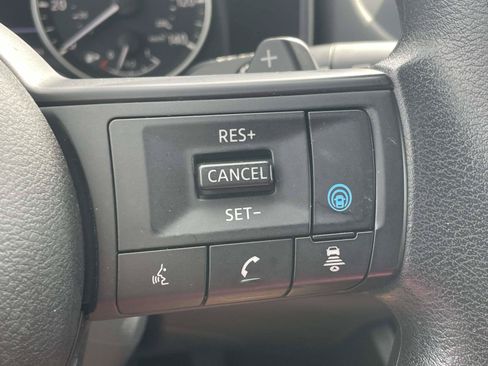 Used 2024 Nissan Rogue SV AWD/4WD image 24