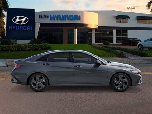 New 2026 Hyundai Elantra SEL Sport FWD image 7