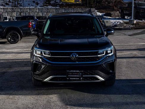 Used 2023 Volkswagen Taos SEL image 2