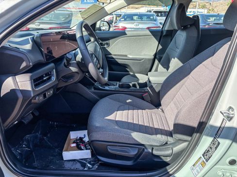 Used 2025 Kia K4 EX FWD image 21