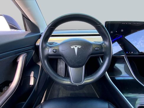 Used 2018 Tesla Model 3 Long Range RWD image 5