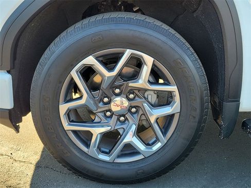 Certified 2022 GMC Sierra 1500 SLT w/ SLT Premium Plus Package image 32