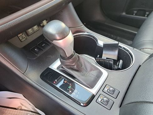 Used 2018 Toyota Highlander XLE image 27