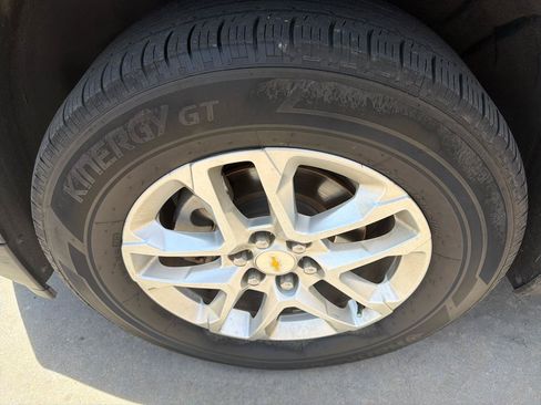 Used 2019 Chevrolet Traverse LT FWD image 43