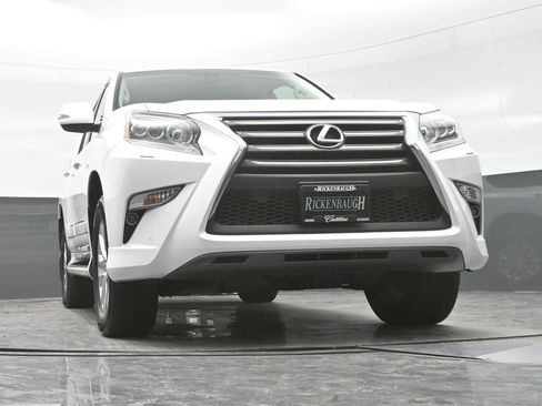 Used 2016 Lexus GX 460 w/ Premium Package AWD/4WD image 27