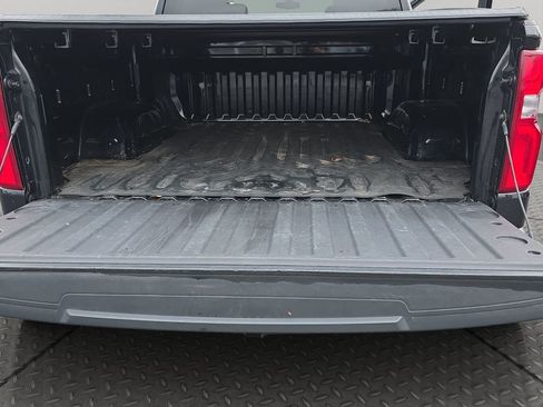 Used 2019 Chevrolet Silverado 1500 RST image 28