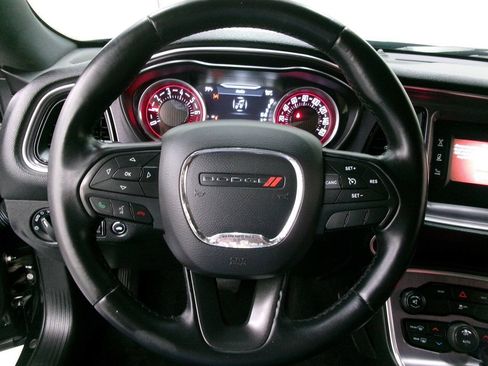 Used 2016 Dodge Challenger SXT RWD image 19