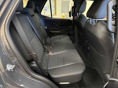 Used 2026 Toyota 4Runner TRD Off-Road Premium AWD/4WD image 15