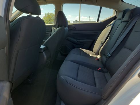 Used 2025 Nissan Altima 2.5 SV image 11