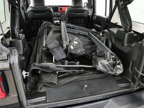 Used 2020 Jeep Wrangler Unlimited Rubicon w/ Uconnect 4C Nav & Sound Group image 32