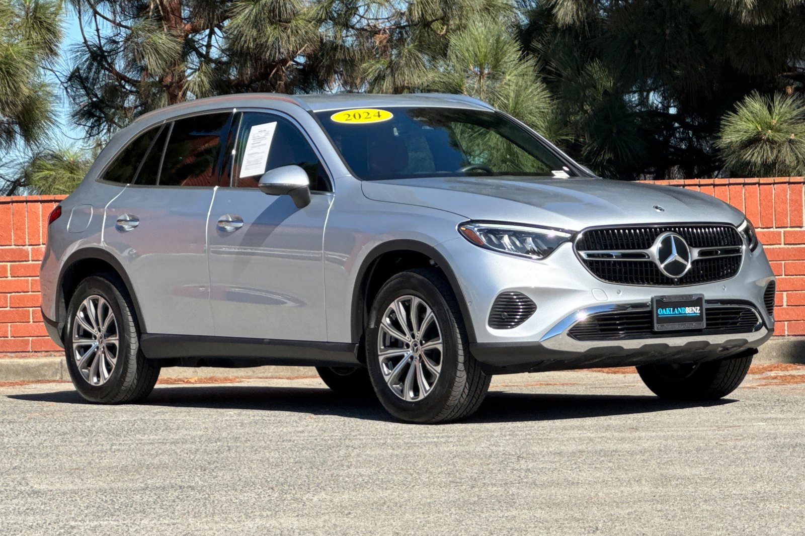 Certified 2024 Mercedes-Benz GLC 300 image 2