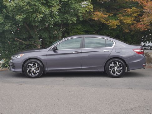 Used 2016 Honda Accord LX image 15