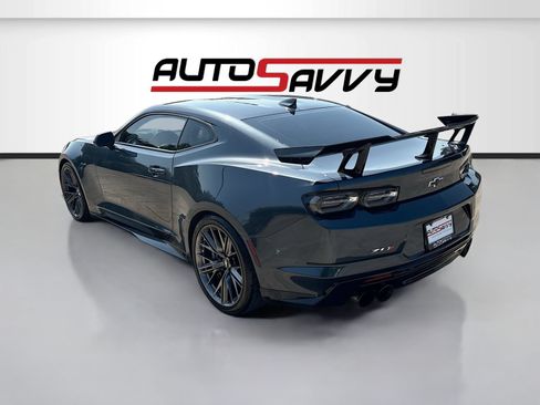 Used 2019 Chevrolet Camaro ZL1 RWD image 5