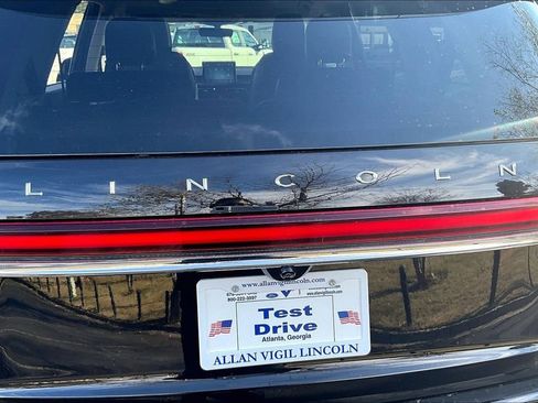 Certified 2022 Lincoln Aviator Reserve w/ Equipment Group 201A image 8