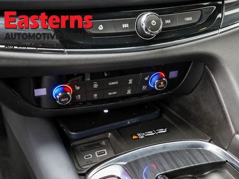 Used 2024 Buick Enclave Premium image 21