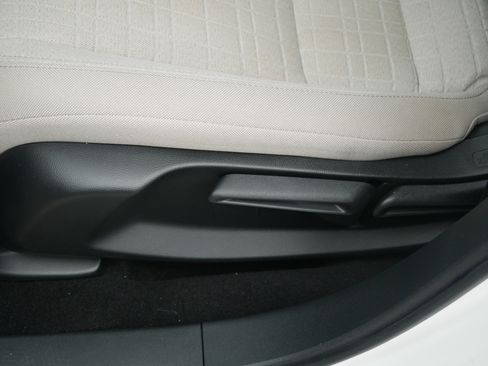 Certified 2024 Honda HR-V LX image 20